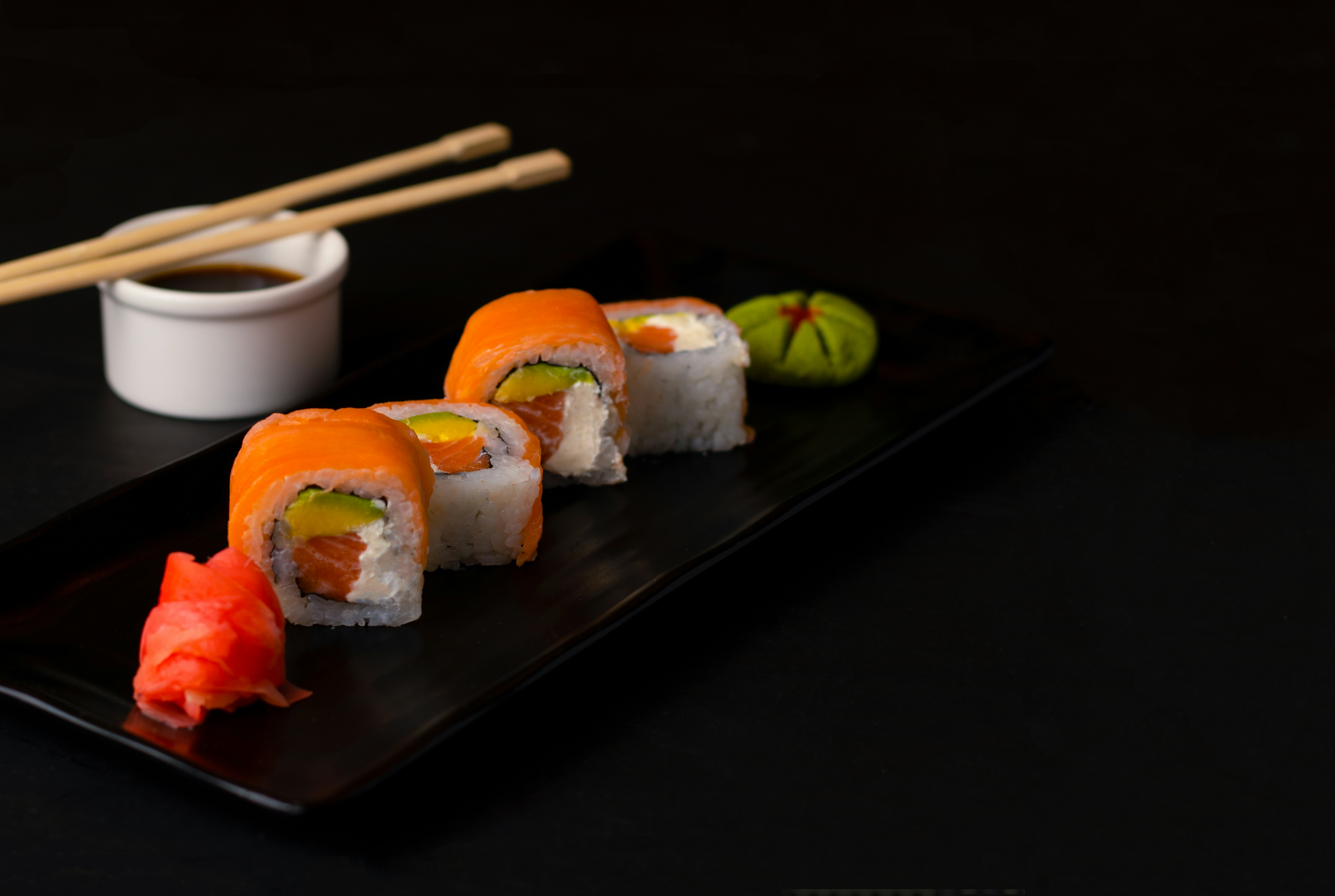 <span color-type="color" style="color: rgb(240, 231, 210); font-weight: 400;">SALMON URUMAKI</span><br>